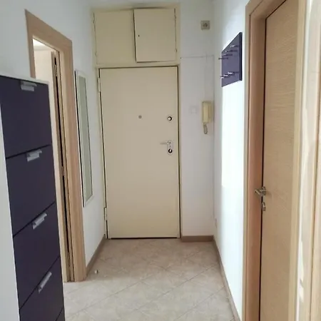 And Cozy Two Single Bed * سبليت