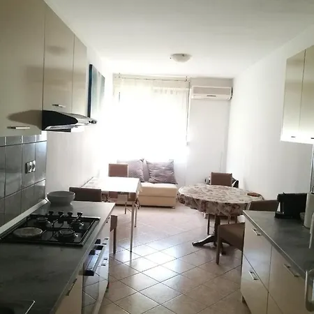 And Cozy Two Single Bed Σπλιτ