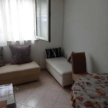 And Cozy Two Single Bed سبليت