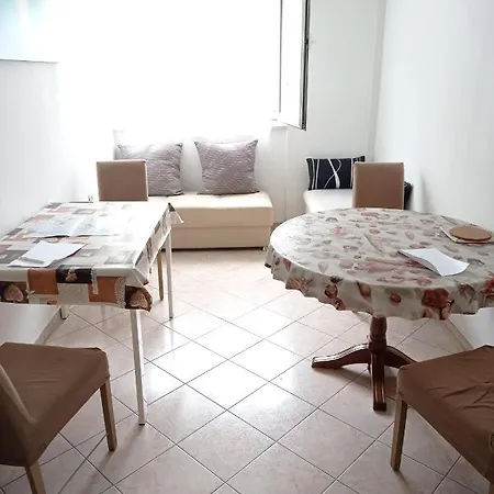 منزل للإقامة And Cozy Two Single Bed سبليت