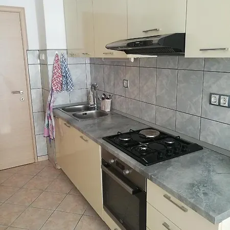 And Cozy Two Single Bed Homestay