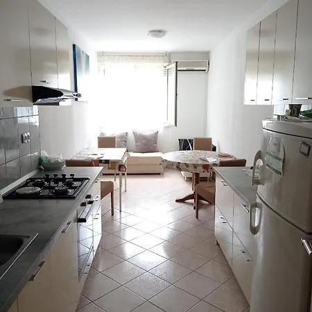 Homestay And Cozy Two Single Bed *
