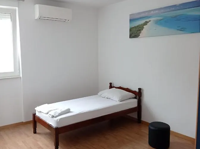 And Cozy Two Single Bed Rum i privatbostad Split